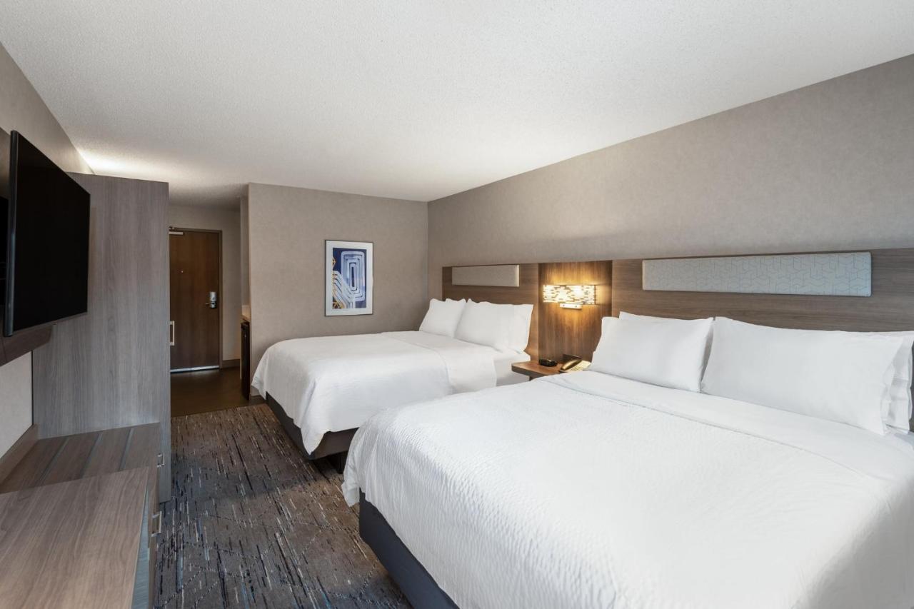 Holiday Inn Express & Suites Wadsworth By Ihg Exterior foto