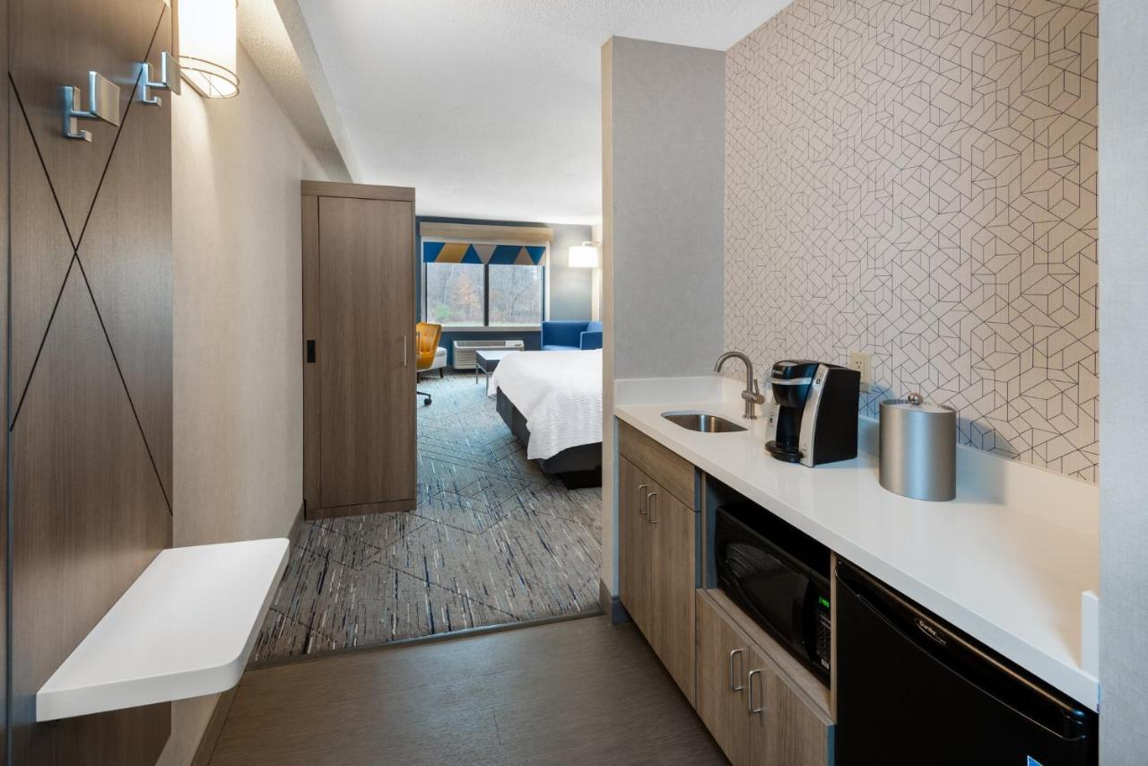 Holiday Inn Express & Suites Wadsworth By Ihg Exterior foto