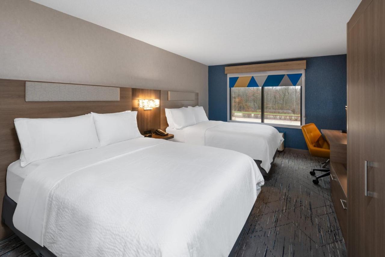 Holiday Inn Express & Suites Wadsworth By Ihg Exterior foto