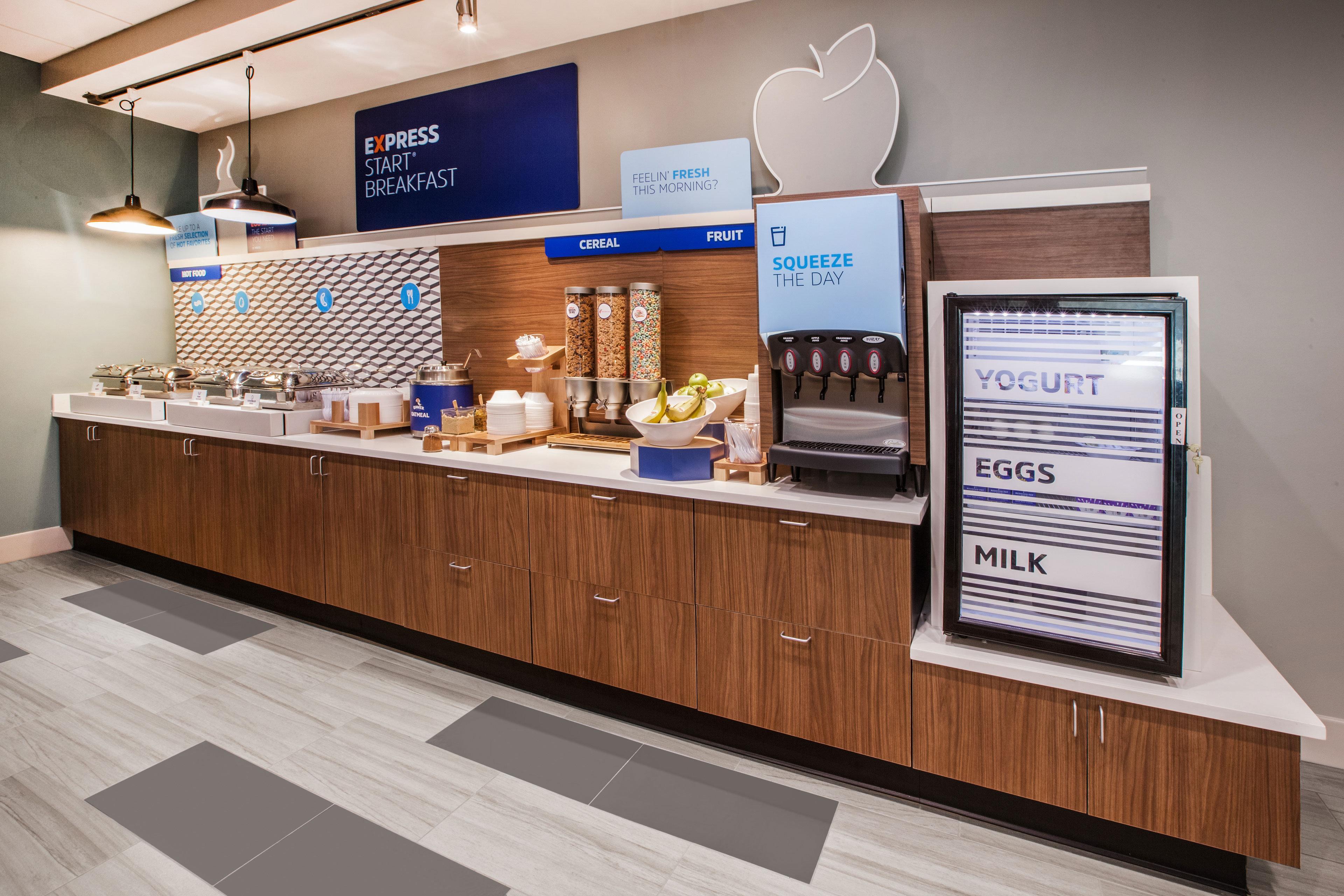 Holiday Inn Express & Suites Wadsworth By Ihg Exterior foto