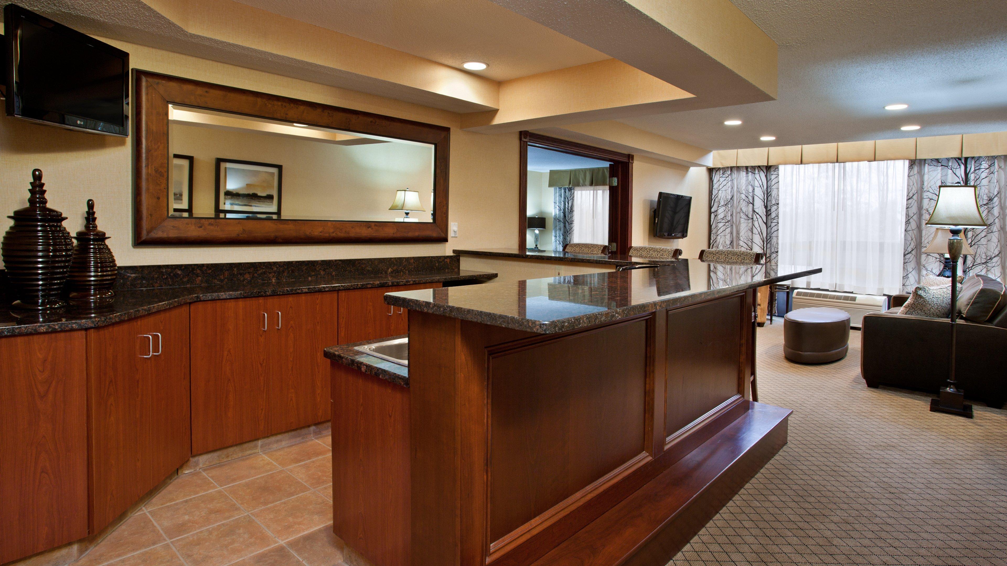 Holiday Inn Express & Suites Wadsworth By Ihg Exterior foto