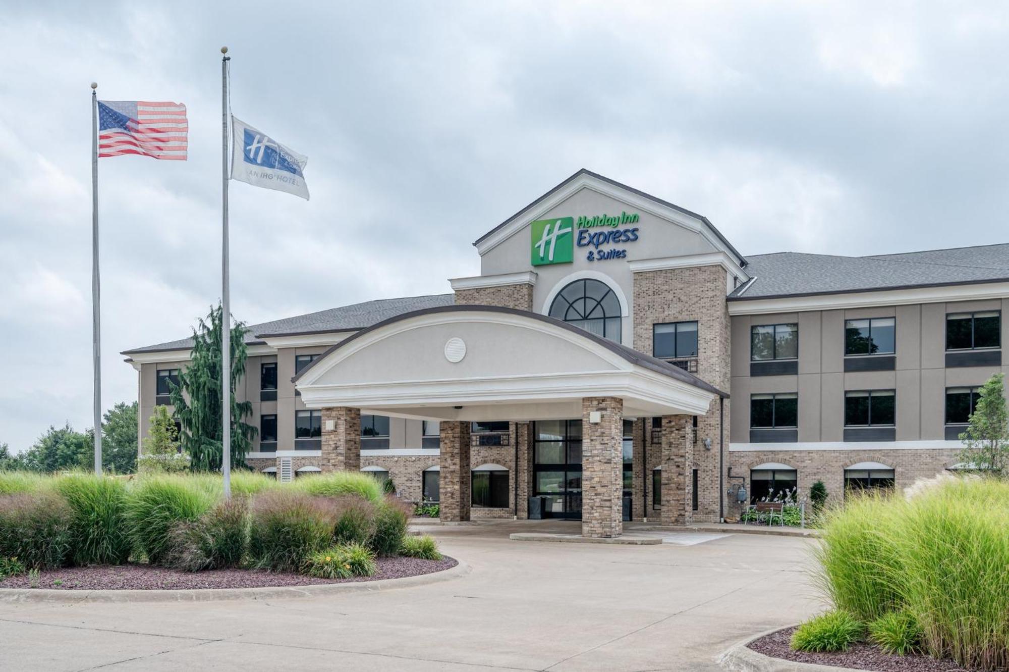 Holiday Inn Express & Suites Wadsworth By Ihg Exterior foto